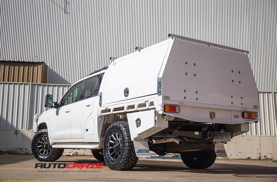 TOYOTA HILUX 4WD GD05 MATTE BLACK MILLED ACCENTS